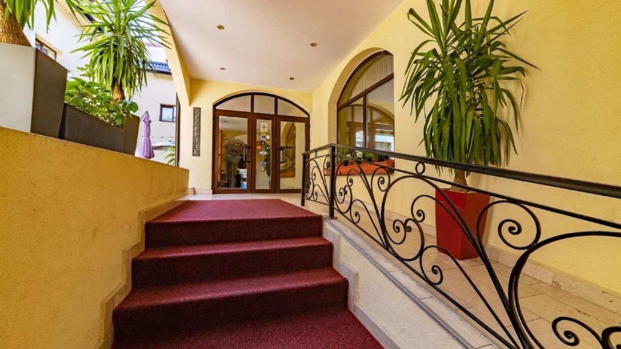 Hotel Trianon Bucarest Exterior foto